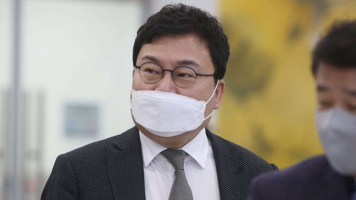 '횡령·배임' 이스타항공 전 대표 "이상직이 지시했다"