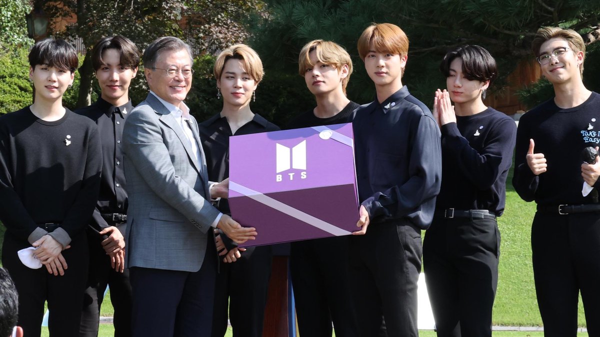 문대통령, BTS 특별사절 임명…9월 유엔총회 참석