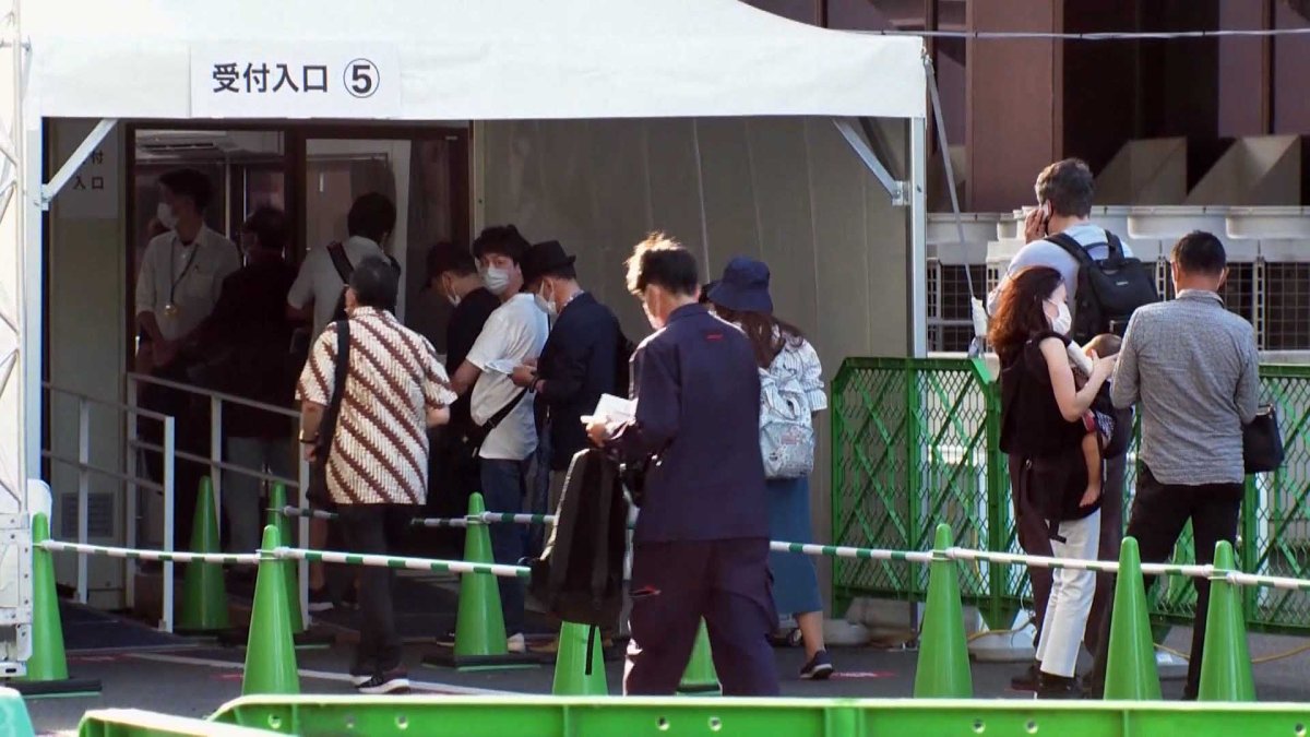 '올림픽 한창' 일본 신규확진 1만명 육박…역대 최다