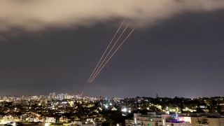 [속보] 미 ABC 방송 "이스라엘 미사일, 이란 내 위치 타격"