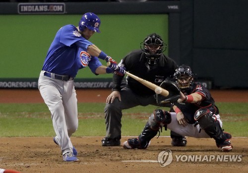 조브리스트의 연장 10회 결승타 장면 (AP=연합뉴스)