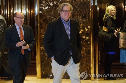 트럼프 정부 백악관 수석전략가에 발탁된 스티브 배넌