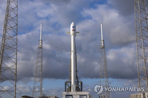 발사가 연기된 NASA 탐색위성 테스