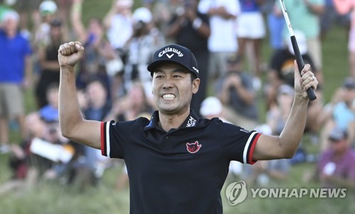우승 후 환호하는 케빈 나