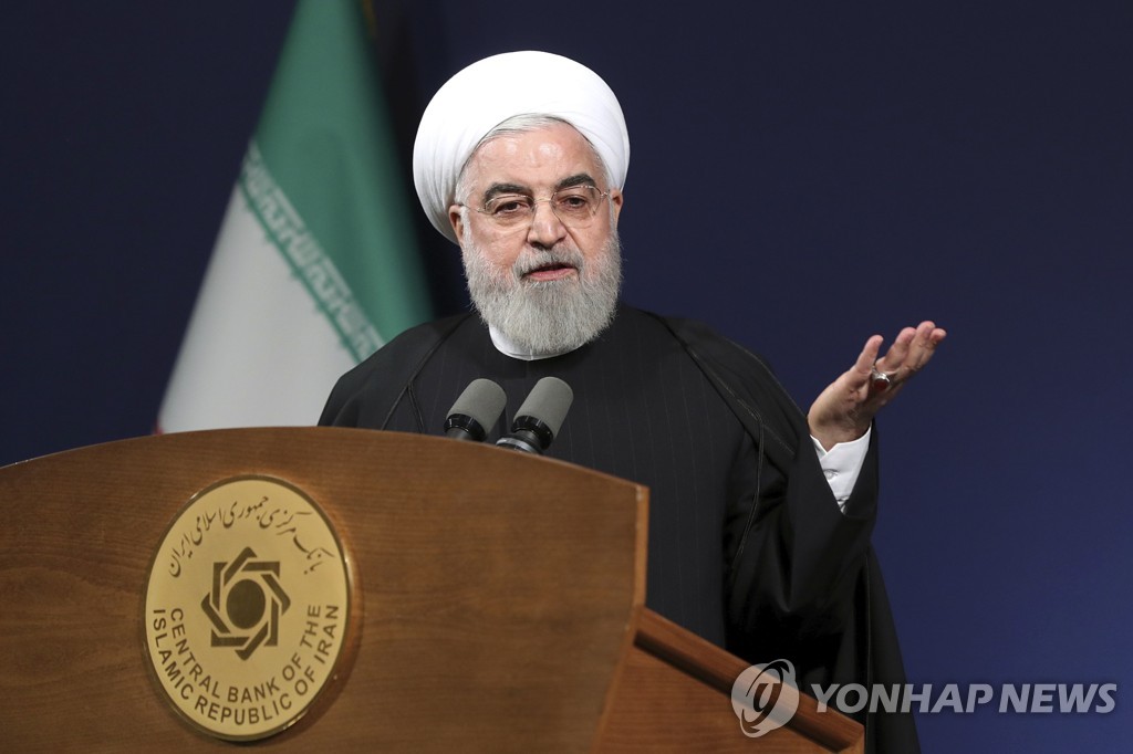 로하니 이란 대통령 "트럼프가 이란 국론분열 못하게 단결해야"