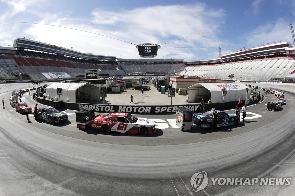 NASCAR Bristol Xfinity Auto Racing