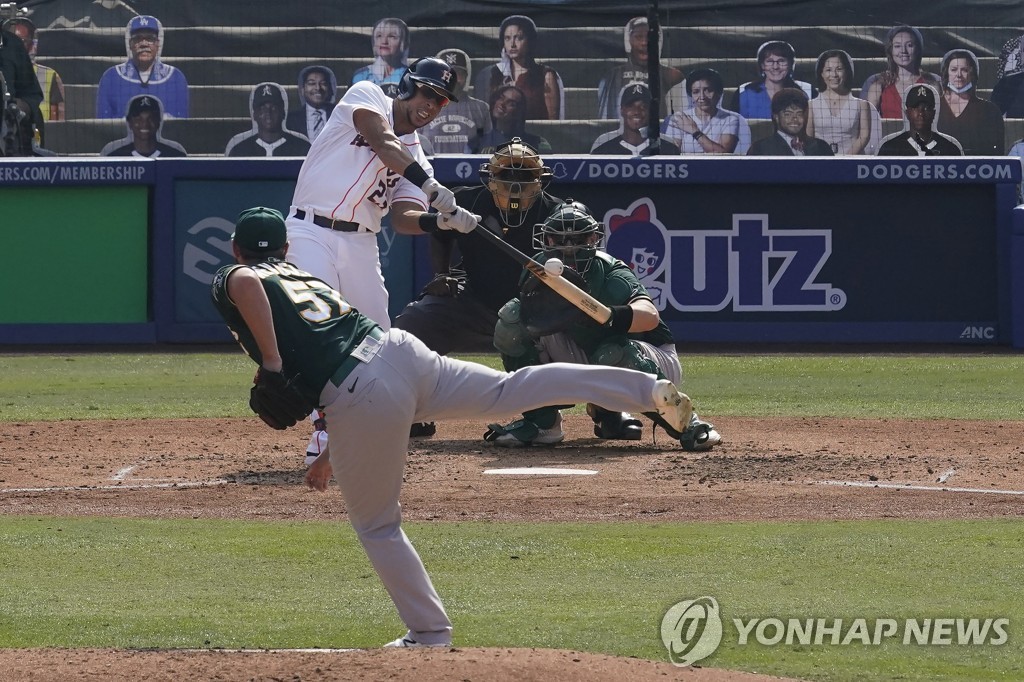 홈런 치는 휴스턴 마이클 브랜틀리
