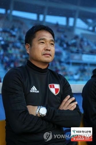 K리그 클래식 직행을 꿈꾸는 부산의 조진호 감독