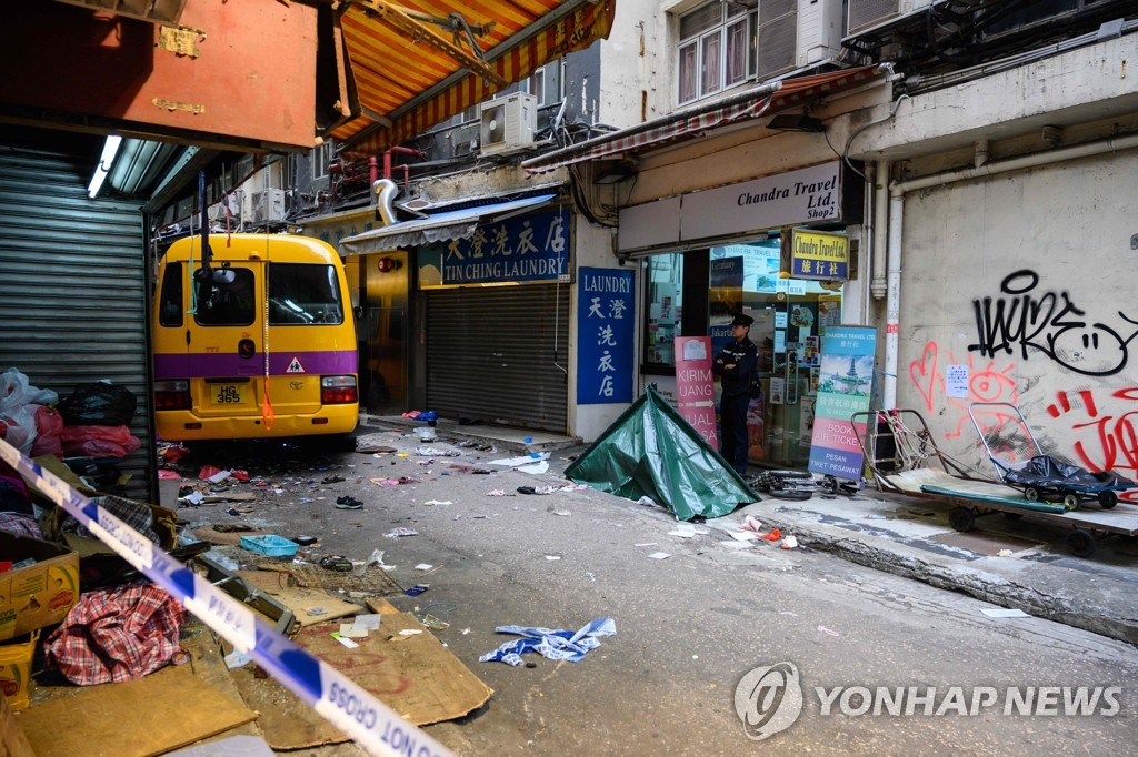 HONG KONG-ACCIDENT-BUS-CRASH