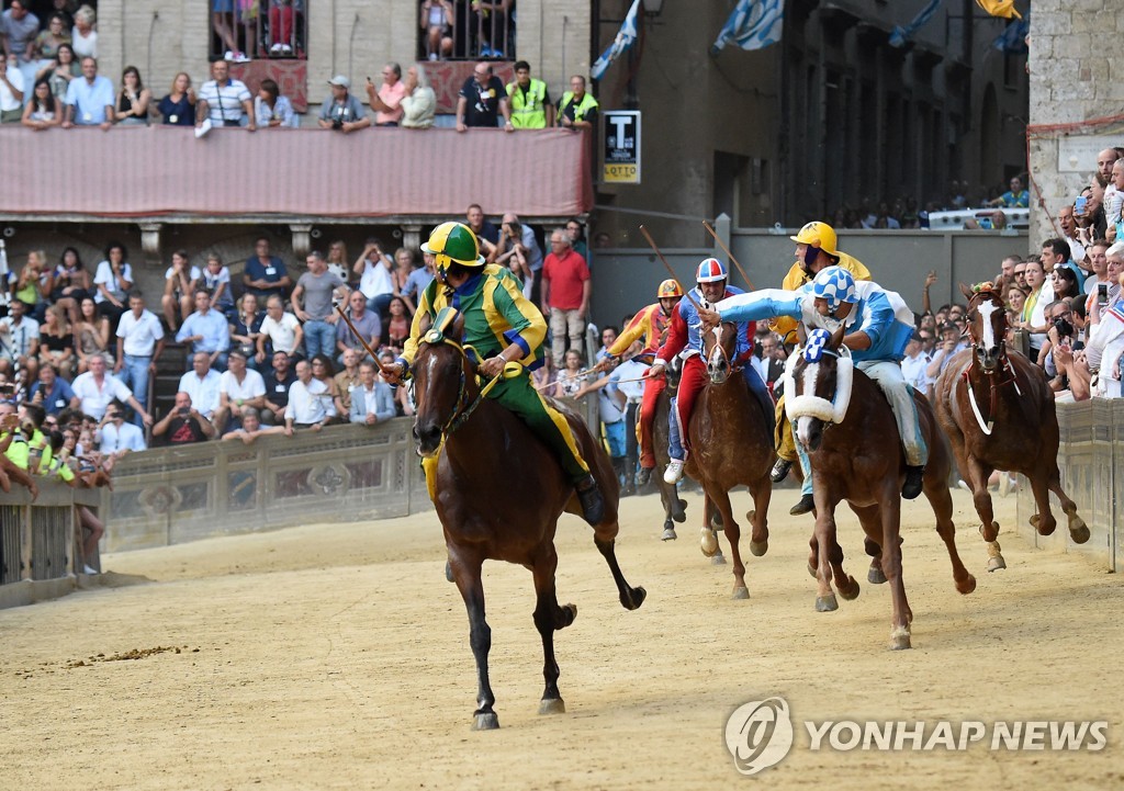 ITALY-TRADITION-HORSERACE-PALIO