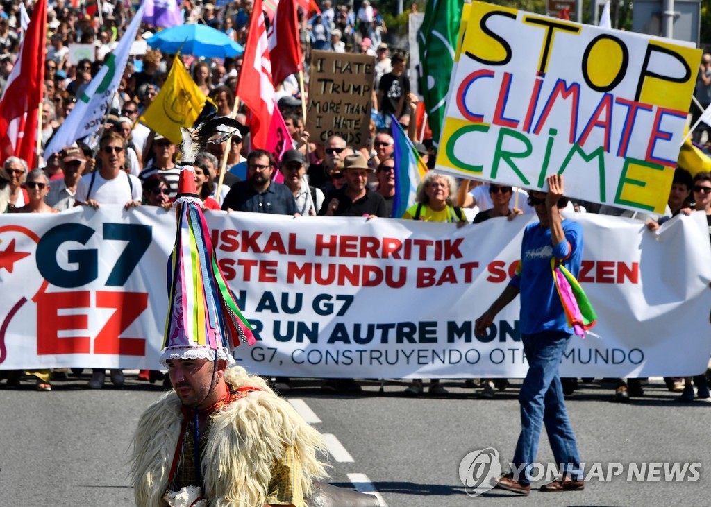 FRANCE-G7-SUMMIT-DEMO