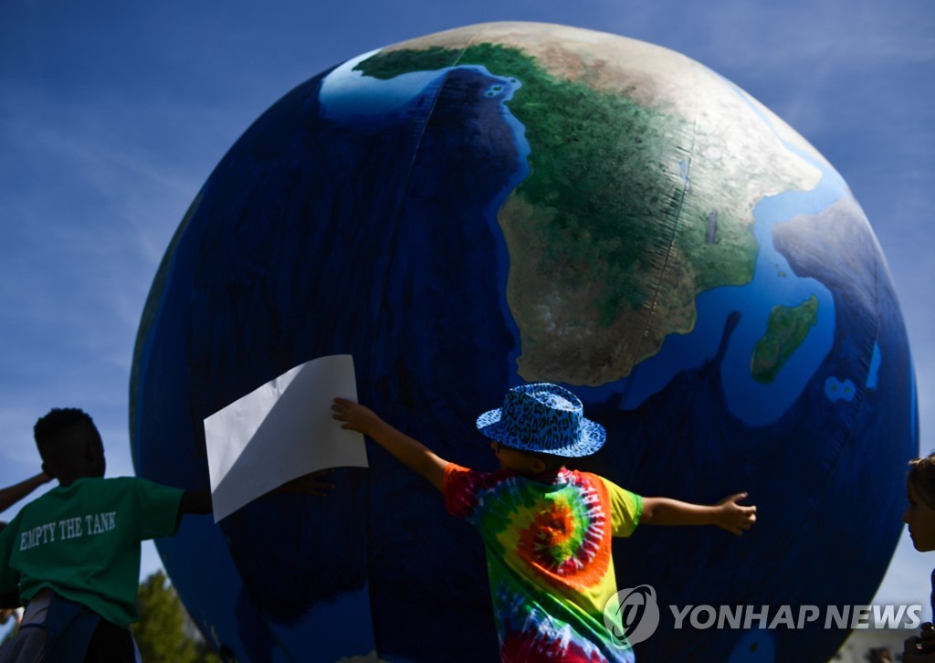 TOPSHOT-US-GLOBAL-CLIMATE-STRIKE-MARCH-meteorology-environment