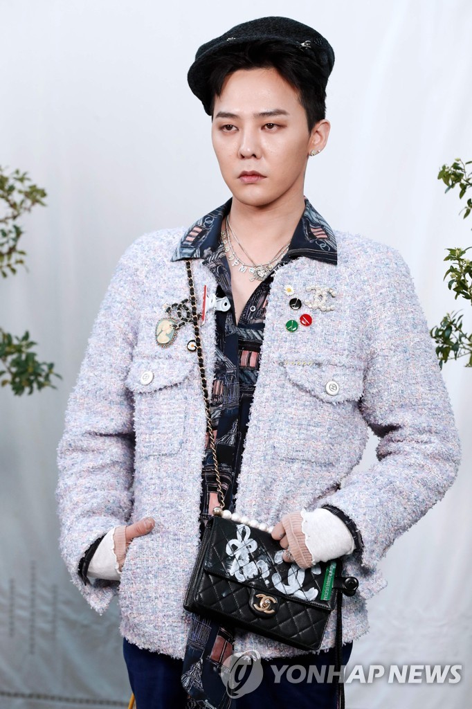 FASHION-FRANCE-CHANEL-PHOTOCALL