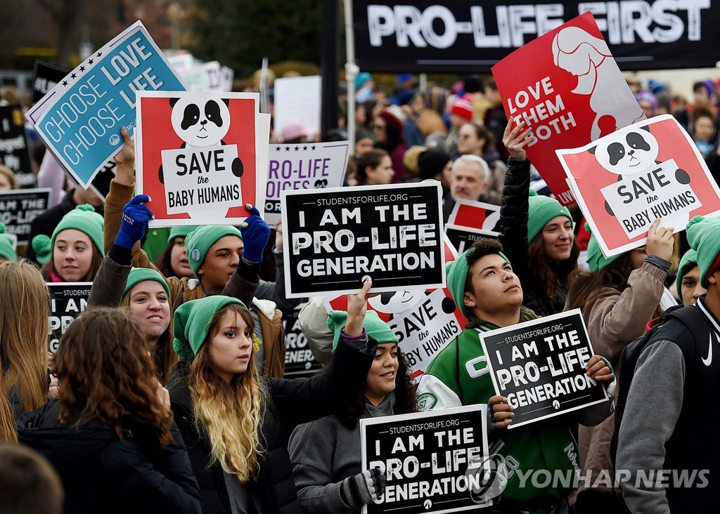 US-politics-abortion-RALLY