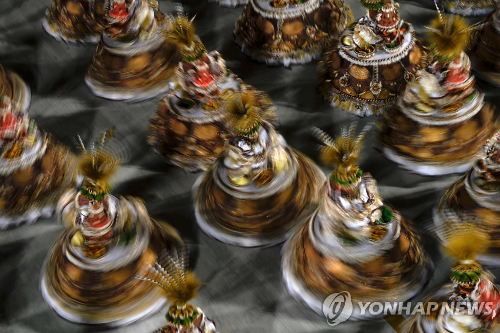 BRAZIL-RIO-CARNIVAL-PARADE-VIRADOURO