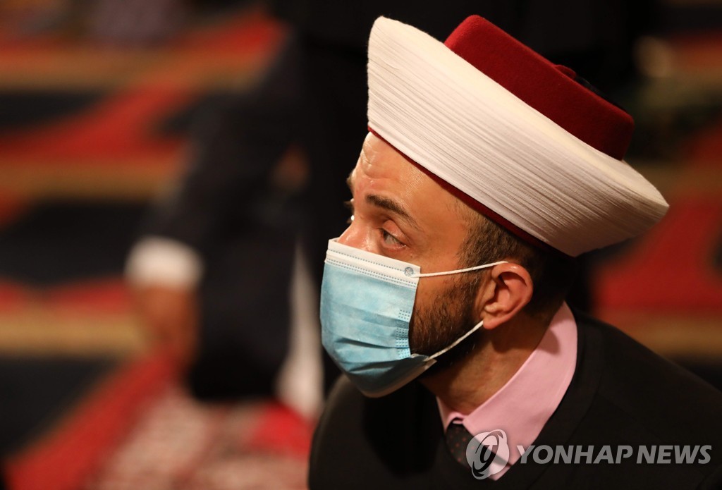 LEBANON-RELIGION-ISLAM-EID-HEALTH-VIRUS