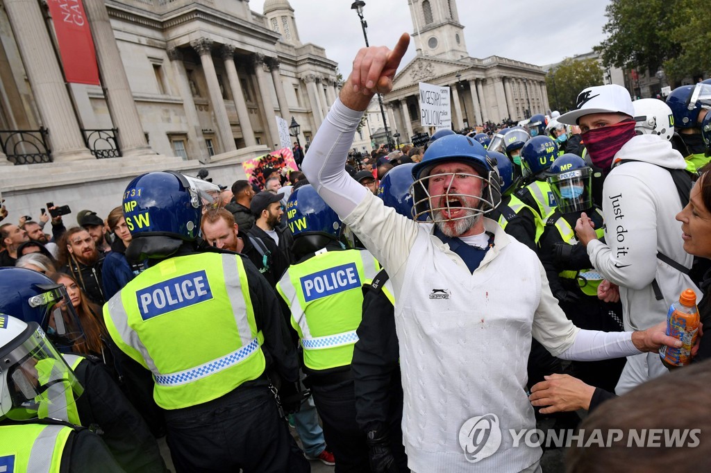 BRITAIN-HEALTH-VIRUS-PROTEST