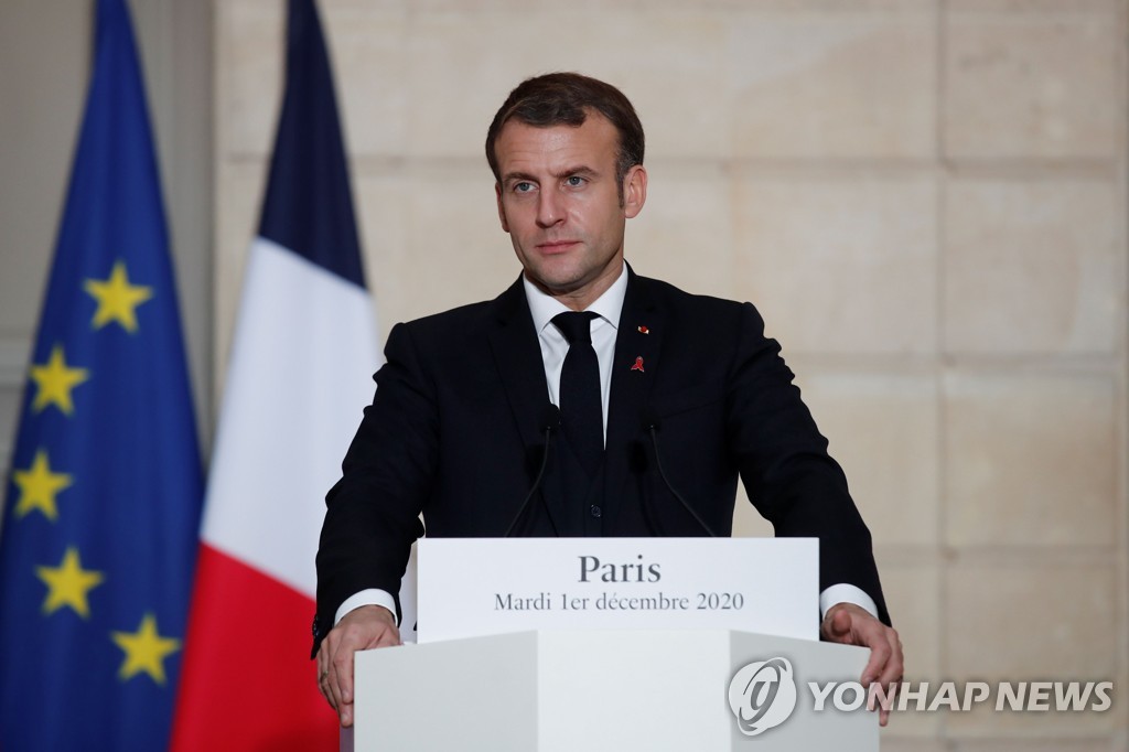 기자회견하는 에마뉘엘 마크롱 프랑스 대통령