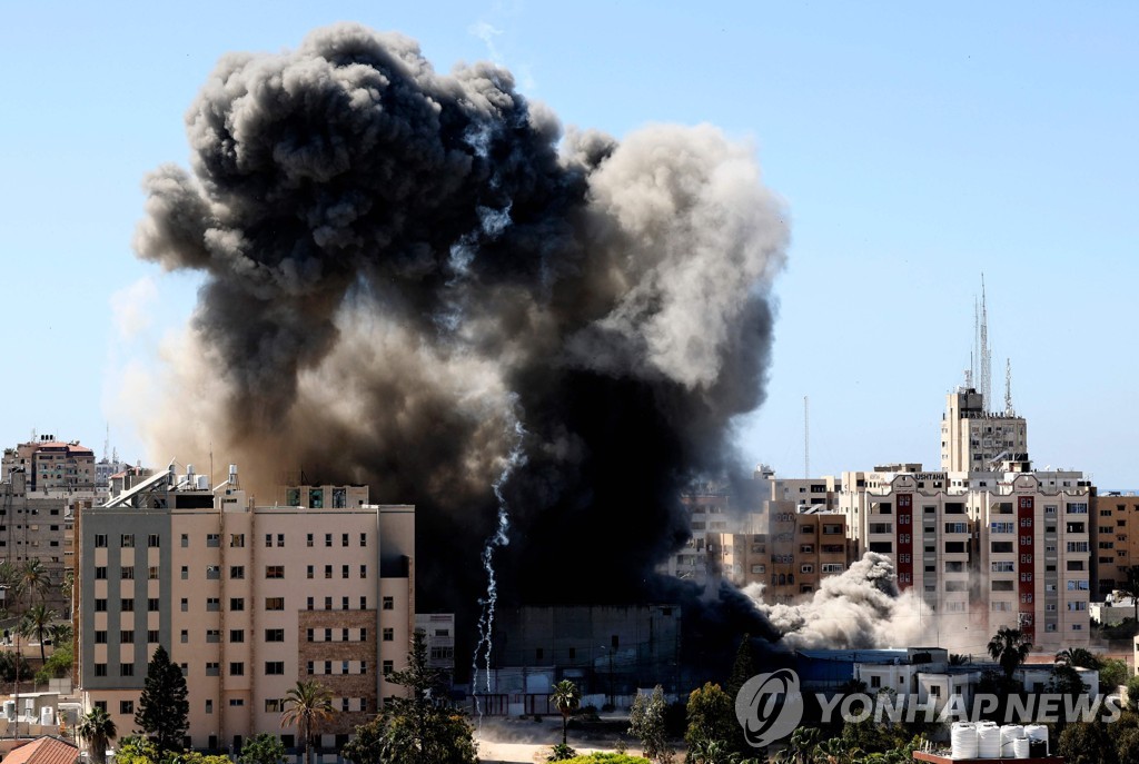 이스라엘군, 가자지구 내 외신 입주 건물 폭격
