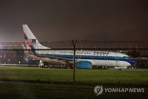 미국 공화당 부통령 후보 마이크 펜스의 선거 전용기