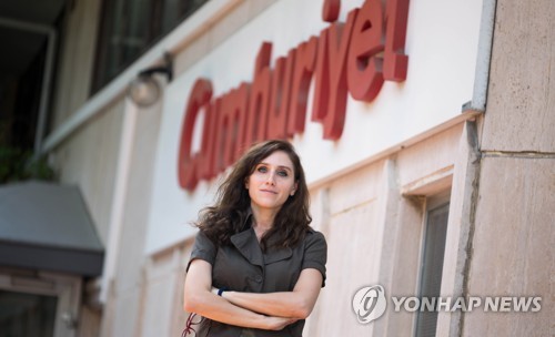 터키 고위인사 조세회피 의혹 보도한 줌후리예트 기자 펠린 윈케르