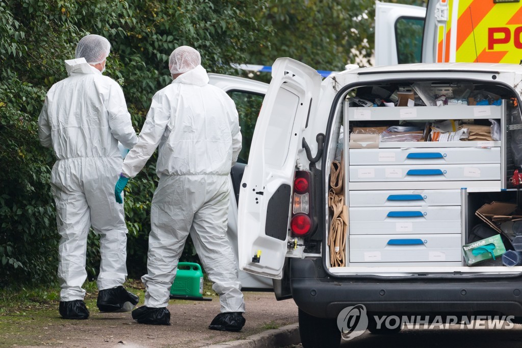 BRITAIN CRIME BODIES LORRY