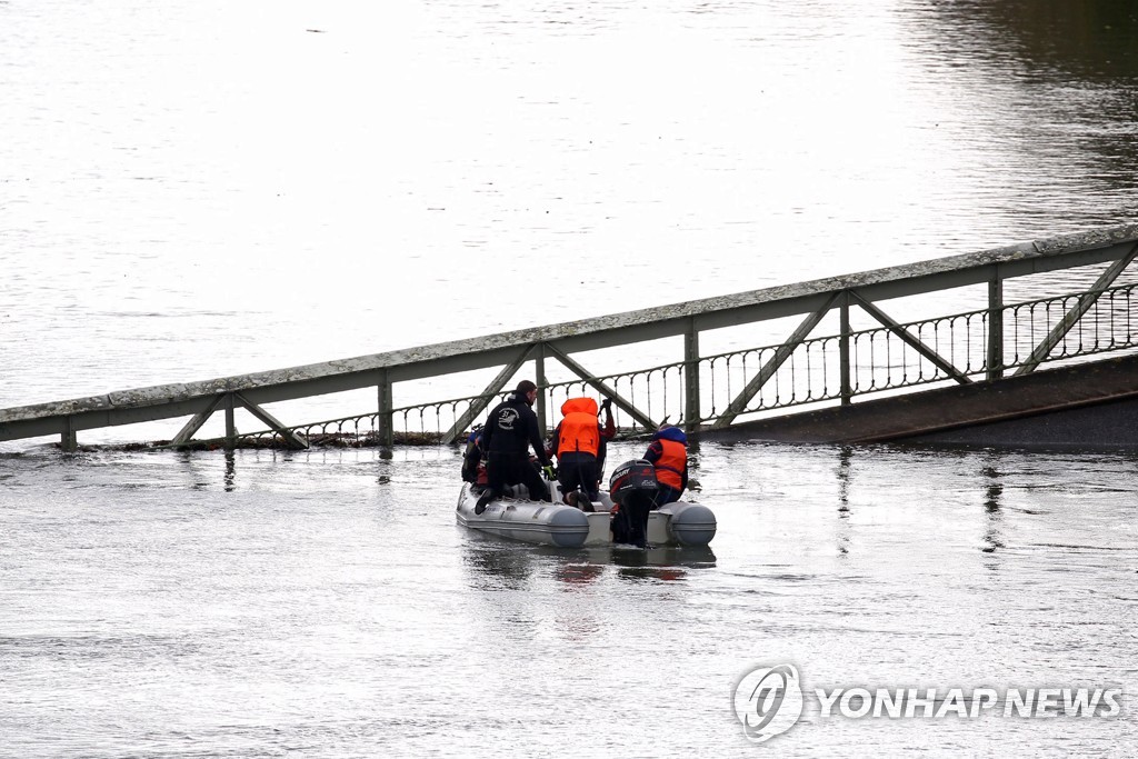 FRANCE BRIDGE COLLAPSE