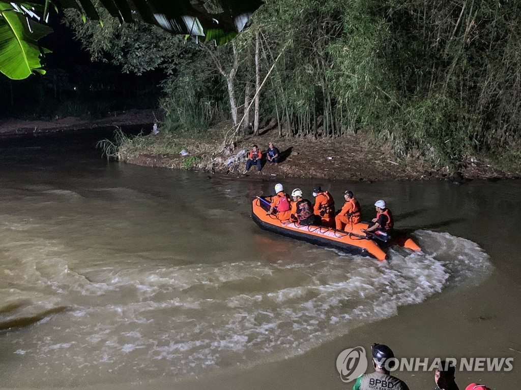 INDONESIA STUDENT DROWNED