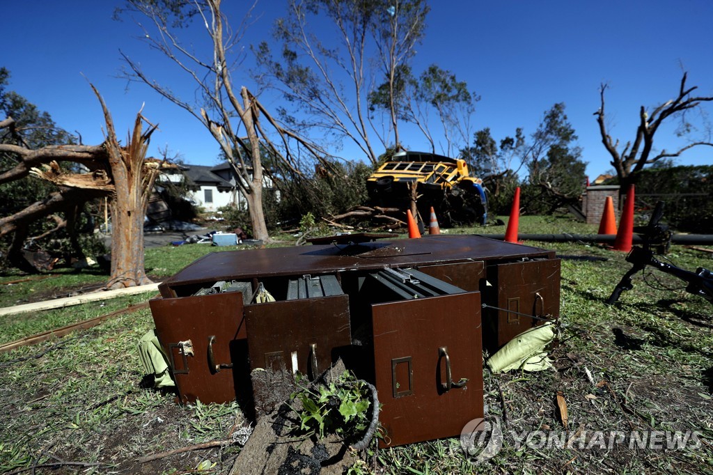 US-TORNADO-LEAVES-LEVELED-BUILDINGS-IN-ITS-WAKE-IN-NORTH-DALLAS