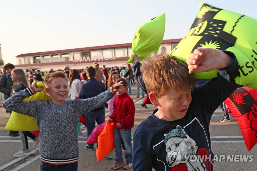 Antistress Fest mass pillow fight in Krasnodar Territory