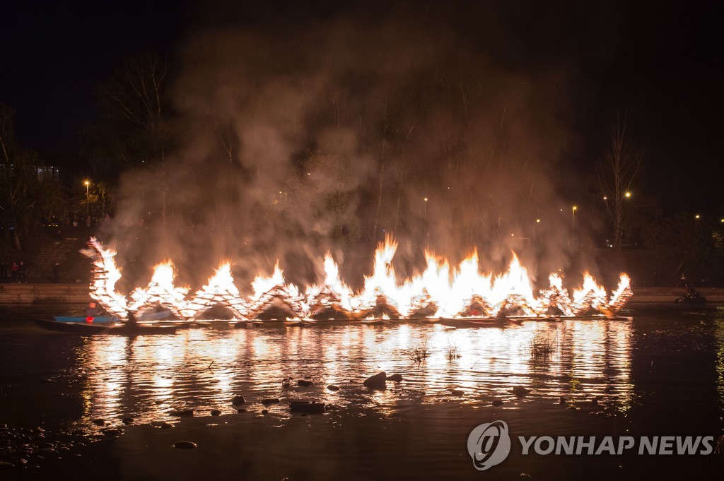 LITHUANIA-VILNIUS-AUTUMN EQUINOX-CELEBRATION