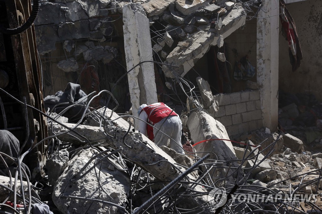 YEMEN-SAADA-PRISON-AIRSTRIKE-RESCUE