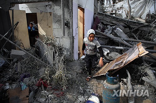 이스라엘의 공습으로 파괴된 라파의 건물