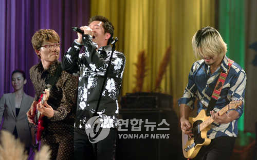2002년 윤도현 밴드 평양 공연 모습