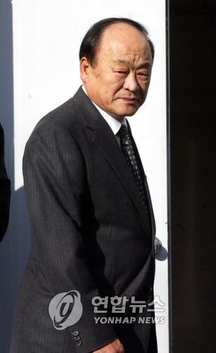 영장심사 들어가는 허재호 회장