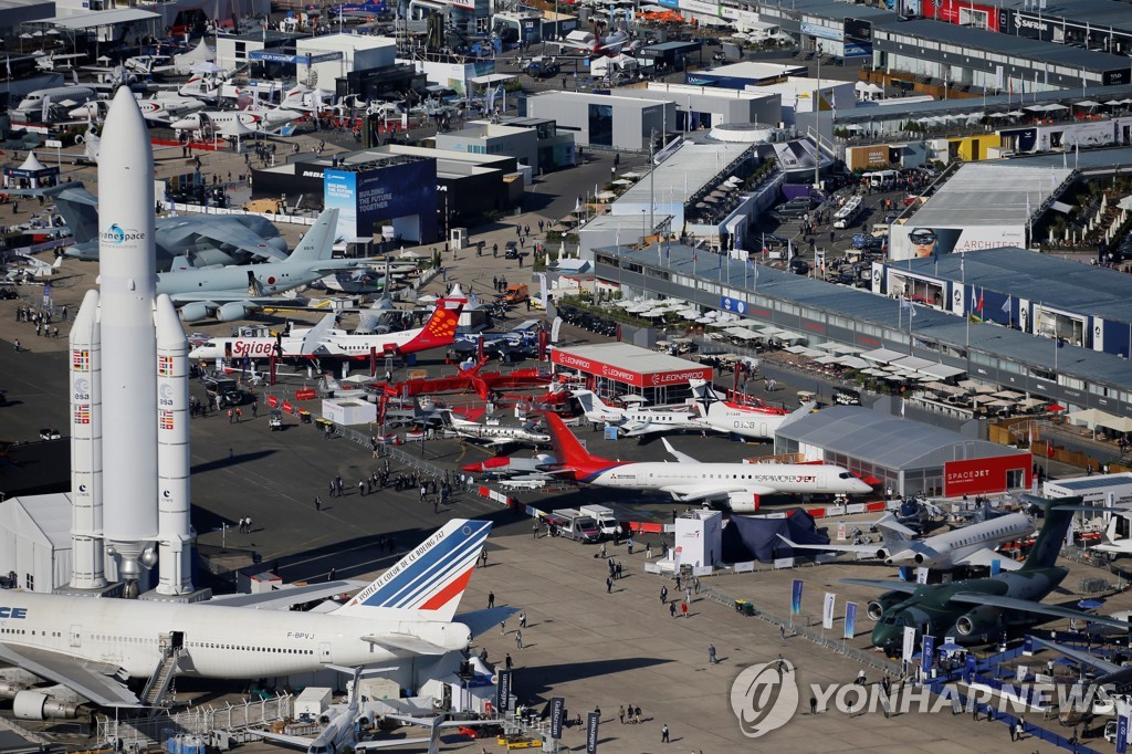 FRANCE-AIRSHOW/AERIAL-VIEW