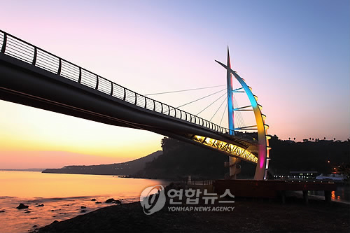 서귀포항 새섬연결 보도교