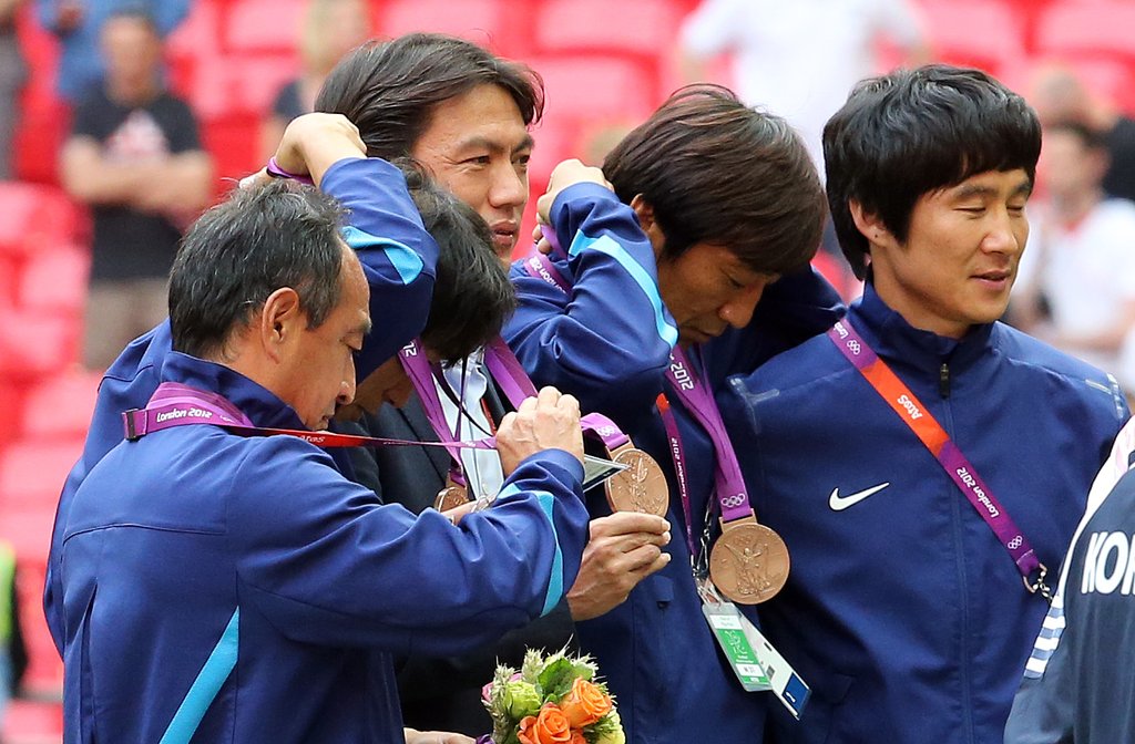 2012년 런던 올림픽에서 동메달 목에 건 홍명보 감독