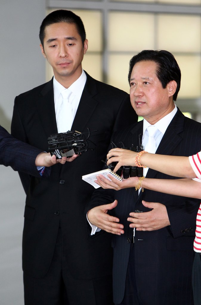 방북 마치고 돌아온 문형진 회장과 박상권 사장