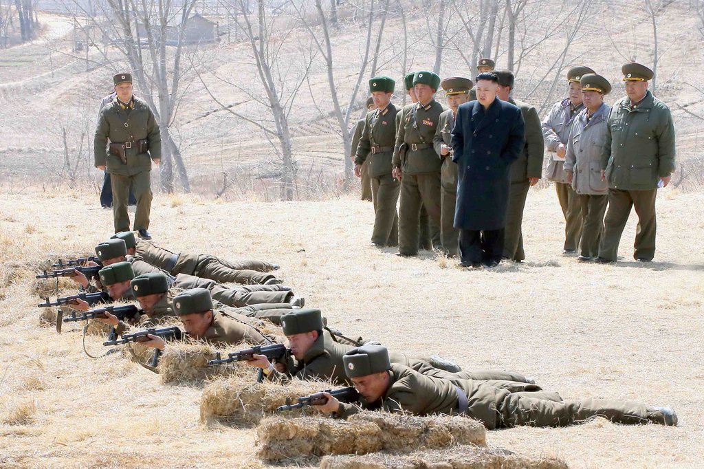 北 김정은, 자동보총 사격훈련 참관