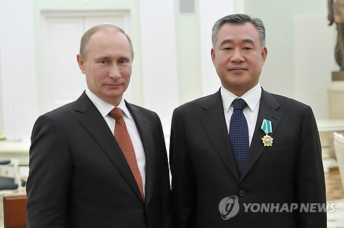정헌 러시아 명예총영사와 푸틴 러시아 대통령
