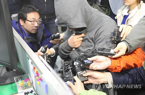 조사 받는 이준석 선장