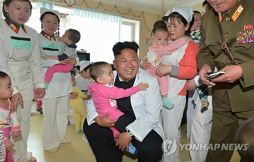 北 김정은 부부, 군인 치료 전문 대성산종합병원 방문