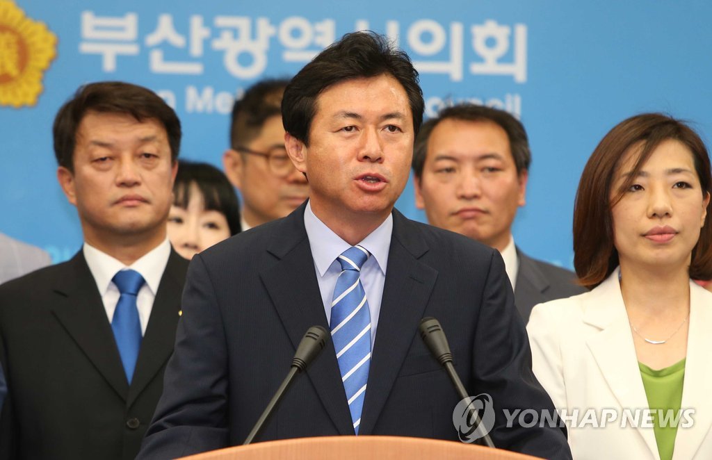 김영춘 더 민주 부산시당 위원장 <<연합뉴스 자료사진>>