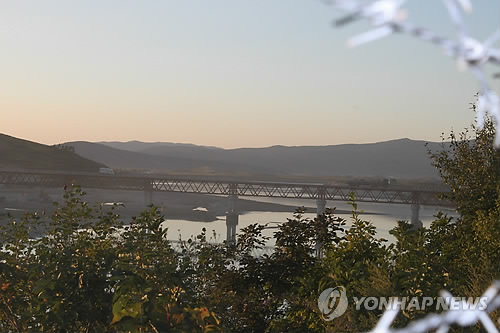 중국 훈춘시와 북한 원정리를 잇는 교량