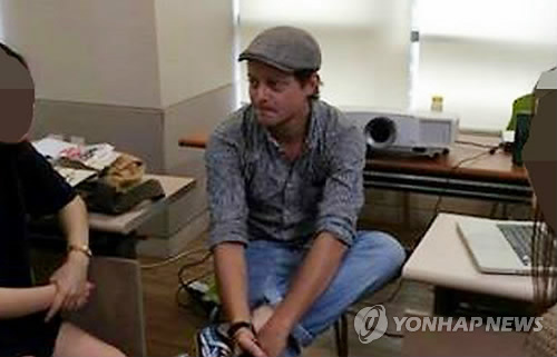탈북대학생들과 포토에세이 만드는 독일인 기자