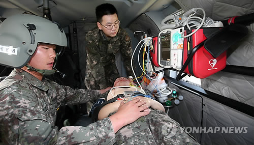 한국형 기동헬기 수리온 "응급환자 이송한다"