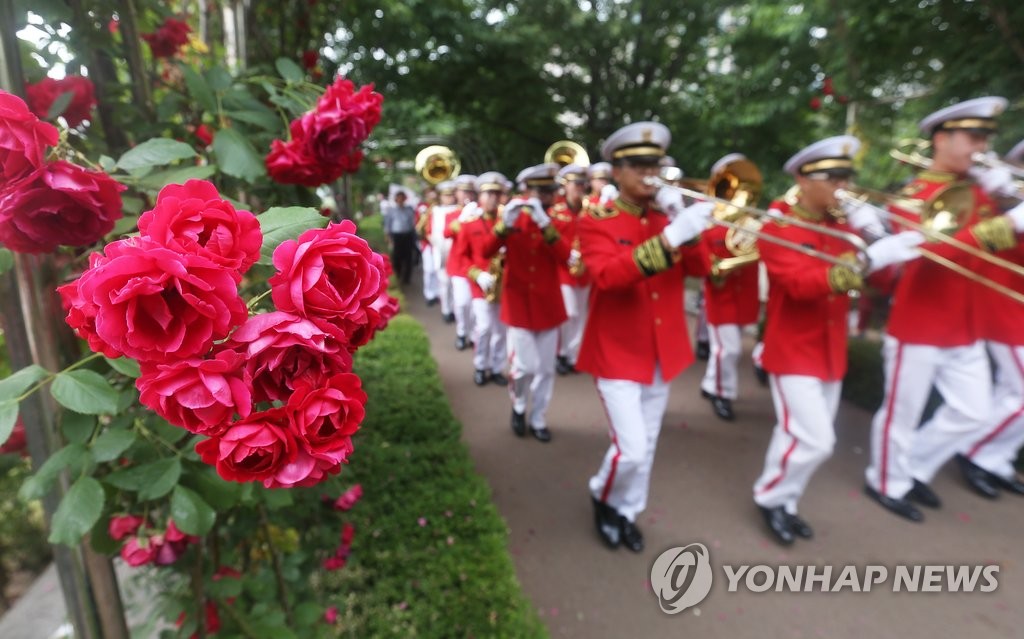 '꽃보다 군악대'
