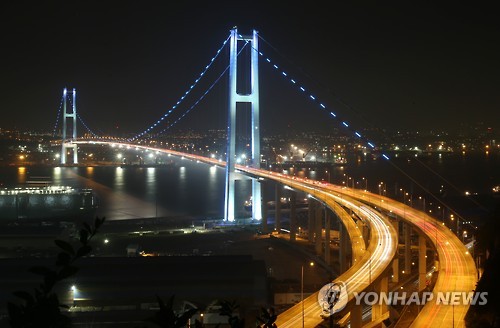 화려한 울산대교 야경