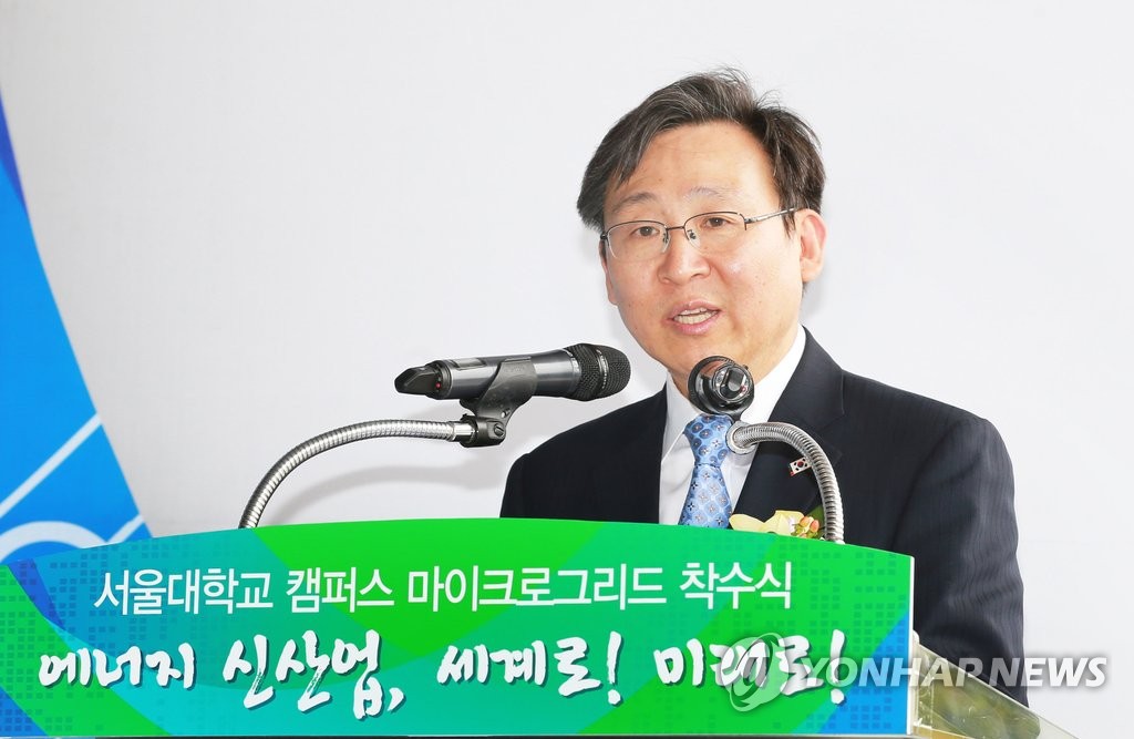 축사하는 문재도 차관